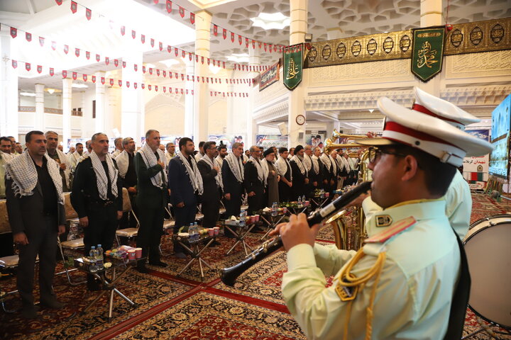 ارتباط، تکریم و تلاش در جهت حل مشکلات خانواده شهداء وظیفه دولت اسلامی 