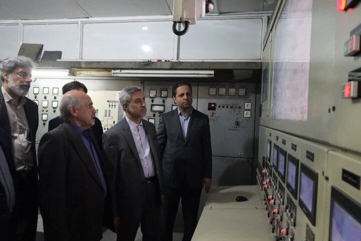 بازدید استاندار همدان از کارخانه قند هگمتانه