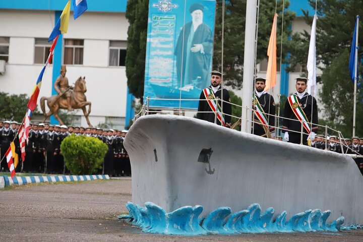 صبحگاه مشترک به مناسبت هفتم آذرماه روز نیروی دریایی با حضور استاندارگیلان