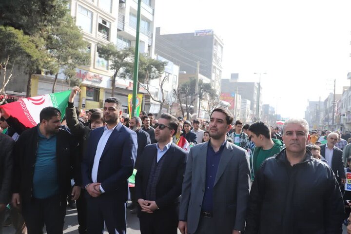 حضور گسترده در راهپیمایی ۲۲بهمن نشان دهنده حضور پرشور در انتخابات است