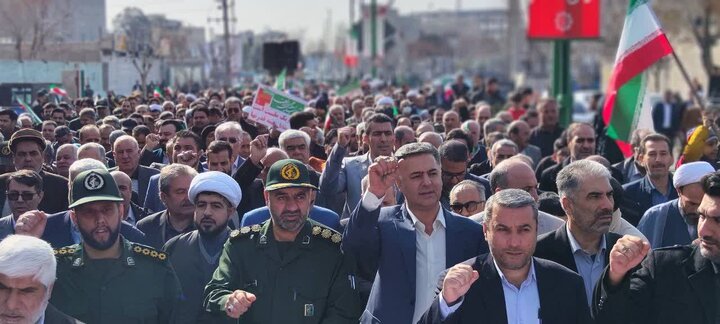 حضور گسترده در راهپیمایی ۲۲بهمن نشان دهنده حضور پرشور در انتخابات است