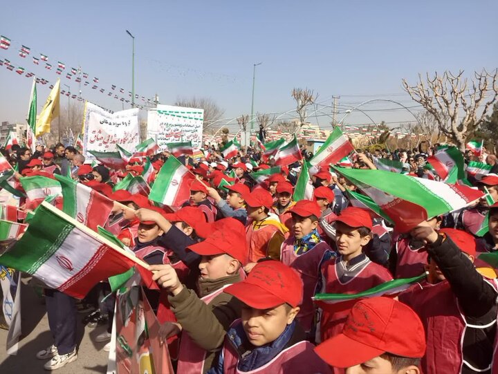 حضور گسترده در راهپیمایی ۲۲بهمن نشان دهنده حضور پرشور در انتخابات است