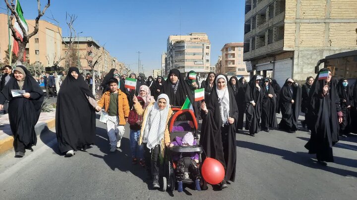 حضور گسترده در راهپیمایی ۲۲بهمن نشان دهنده حضور پرشور در انتخابات است