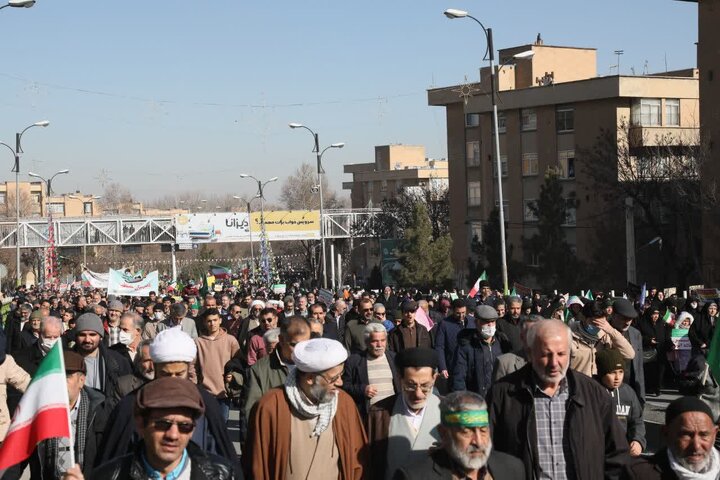 راهپیمایی یوم‌الله ۲۲بهمن‌ با حضور نماینده ولی‌فقیه در استان و استاندار همدان