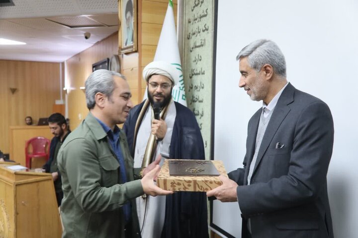 گردهمایی همیاران خانواده با حضور استاندار همدان