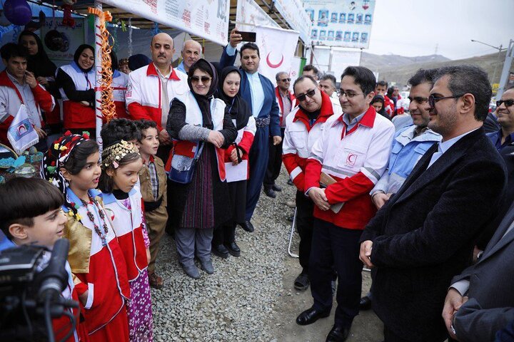 بازدید دکتر اسماعیل زارعی‌کوشا، استاندار کردستان از پایگاه هلال احمر بین جاده‌ای پلیس راه سنندج-همدان