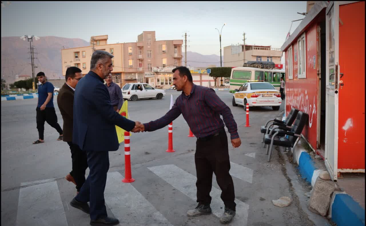 بازدید فرماندار دشتی از کمپ هلال احمر