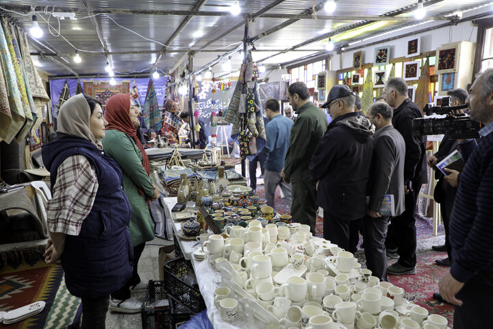 بازدید استاندار چهارمحال و بختیاری از مراکز خدمات سفر