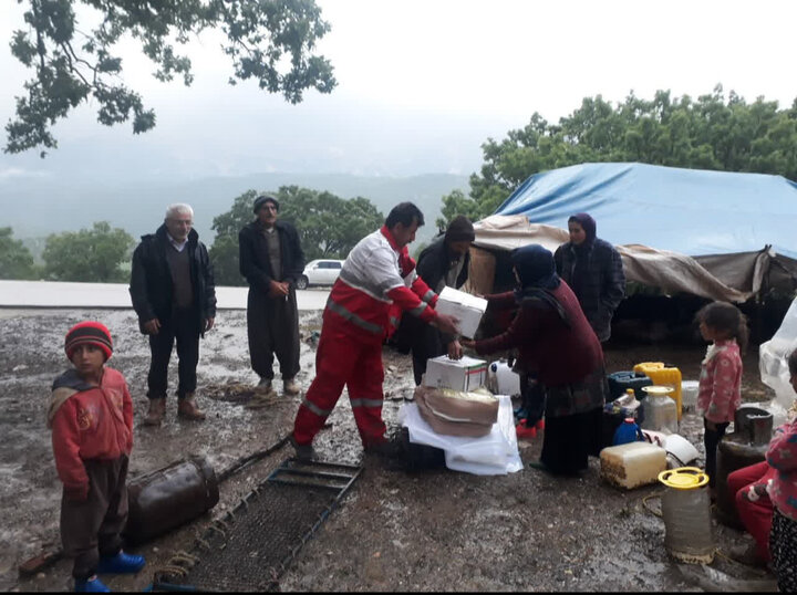 ارسال چادر برای عشایر گرفتار در بارندگی شهرستان کوهرنگ تسریع شود