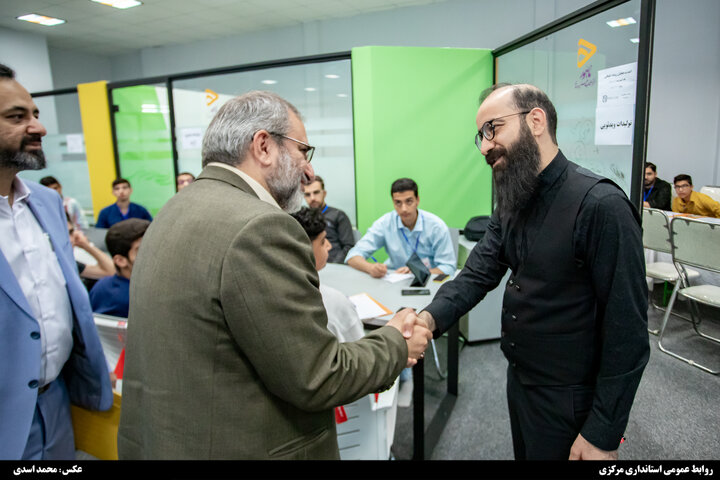 بازدید استاندار مرکزی از رویداد تولید محتوای طوفان بیداری