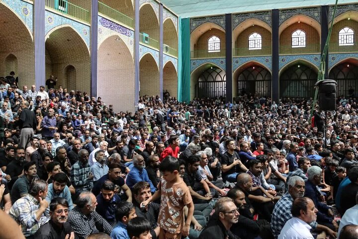 حضور وزیر میراث فرهنگی در آیین سنتی دهه آخر صفر روستای توت اردکان