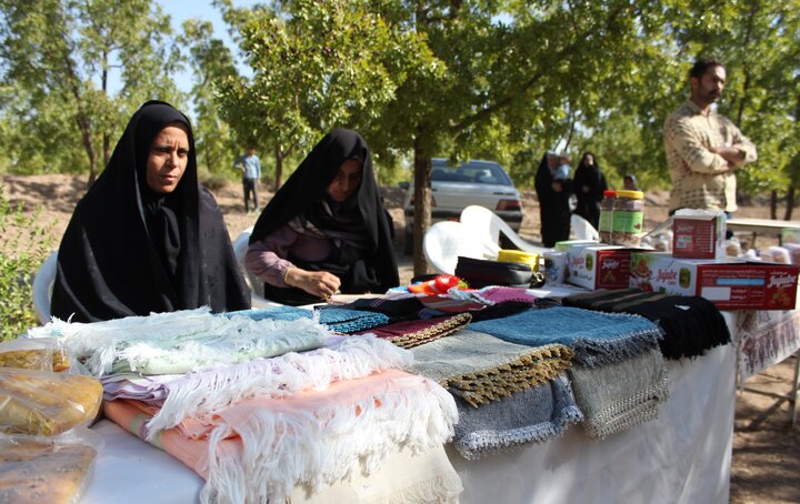 آین شکرگزاری برداشت عناب در روستای سیوجان شهرستان خوسف