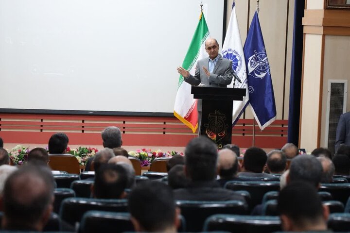 نشست فعالان اقتصادی با استاندار گیلان در بندر انزلی