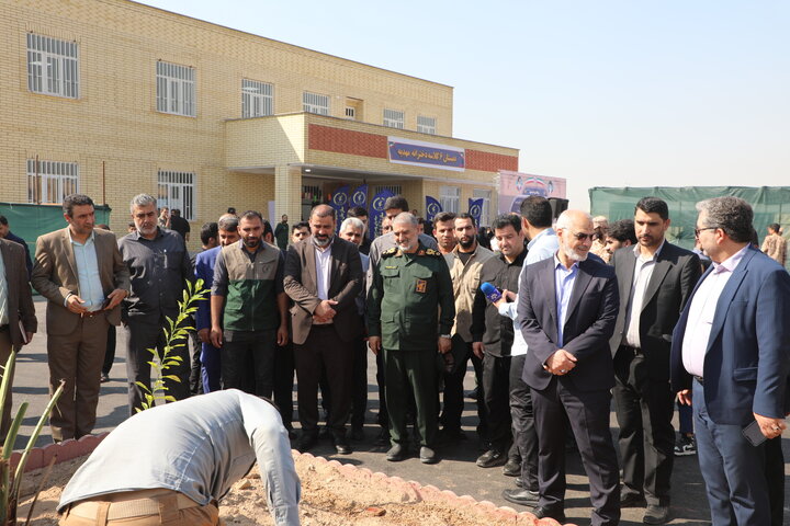 آئین بهره برداری از 27 مدرسه جدید و 257 مدرسه بازسازی شده در خوزستان