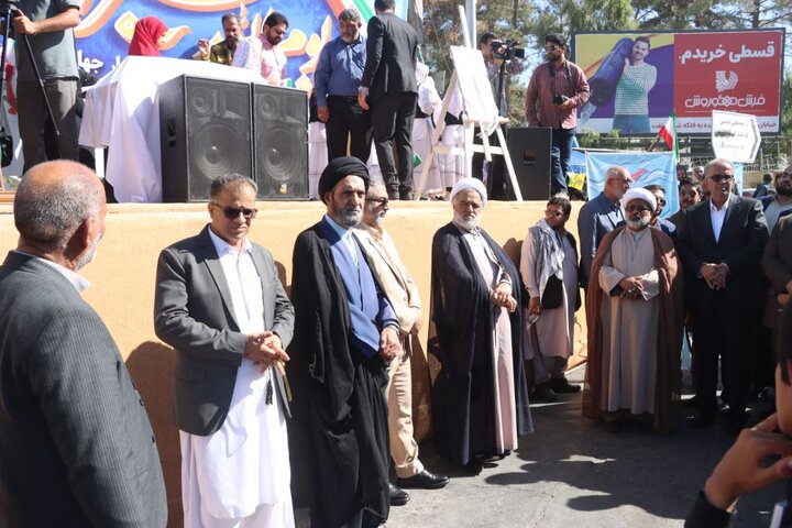 حضور منصور بیجار؛ استاندار سیستان و بلوچستان در مراسم راهپیمایی دشمن شکن یوم الله ۱۳ آبان مصادف با روز دانش آموز و روز ملی مبارزه با استکبار جهانی