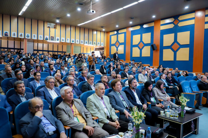 برگزاری همایش ملی زعفران در دانشگاه بیرجند