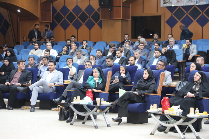 گزارش تصویری/ نشست صمیمانه استاندار با ستاد جوانان دکتر پزشکیان در خوزستان