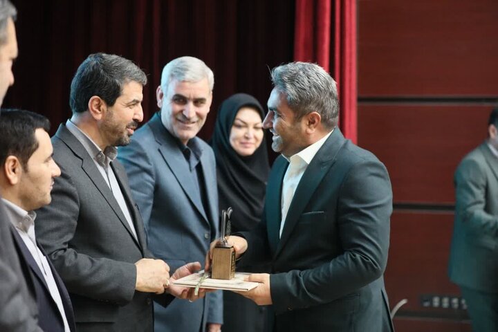 برگزاری گردهمایی تجلیل از کتابداران و فعالین حوزه کتاب و کتابخوانی با حضور استاندار همدان