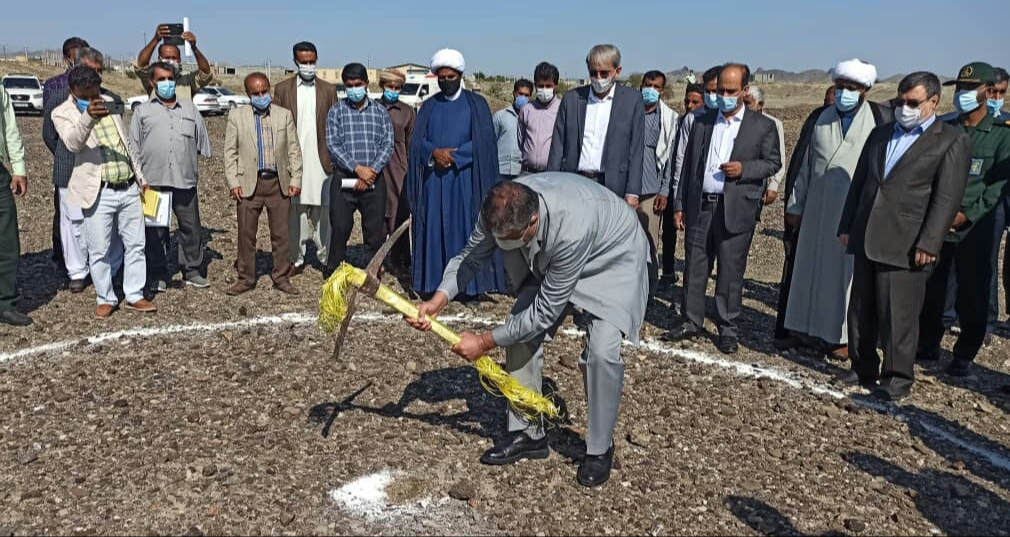 آغاز عملیات احداث ساختمان دانشگاه آزاد اسلامی شهرستان بشاگرد با حضور وزیر راه و شهرسازی و استاندار هرمزگان